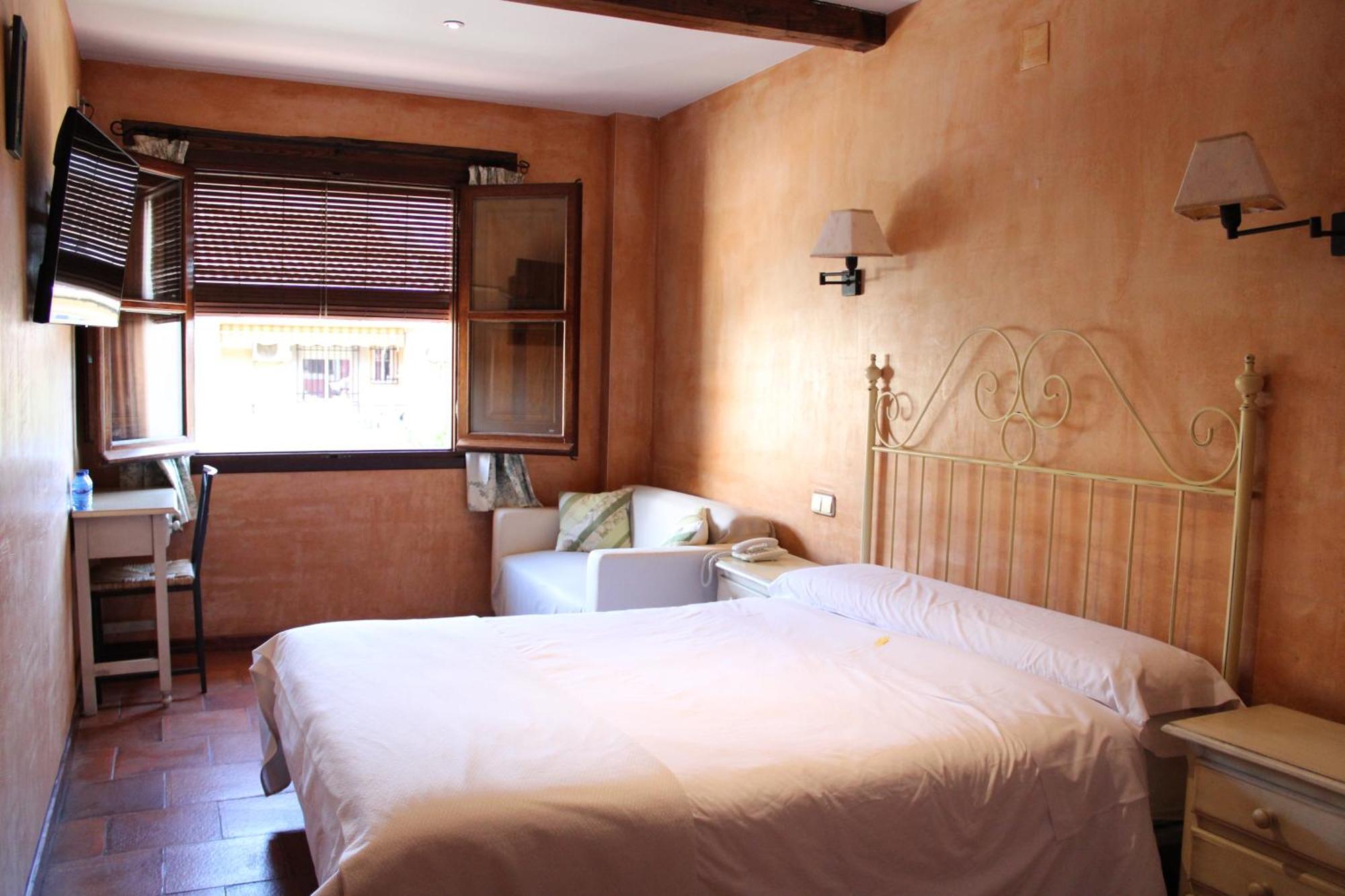 Hotel Rural Carlos I Garganta la Olla Luaran gambar