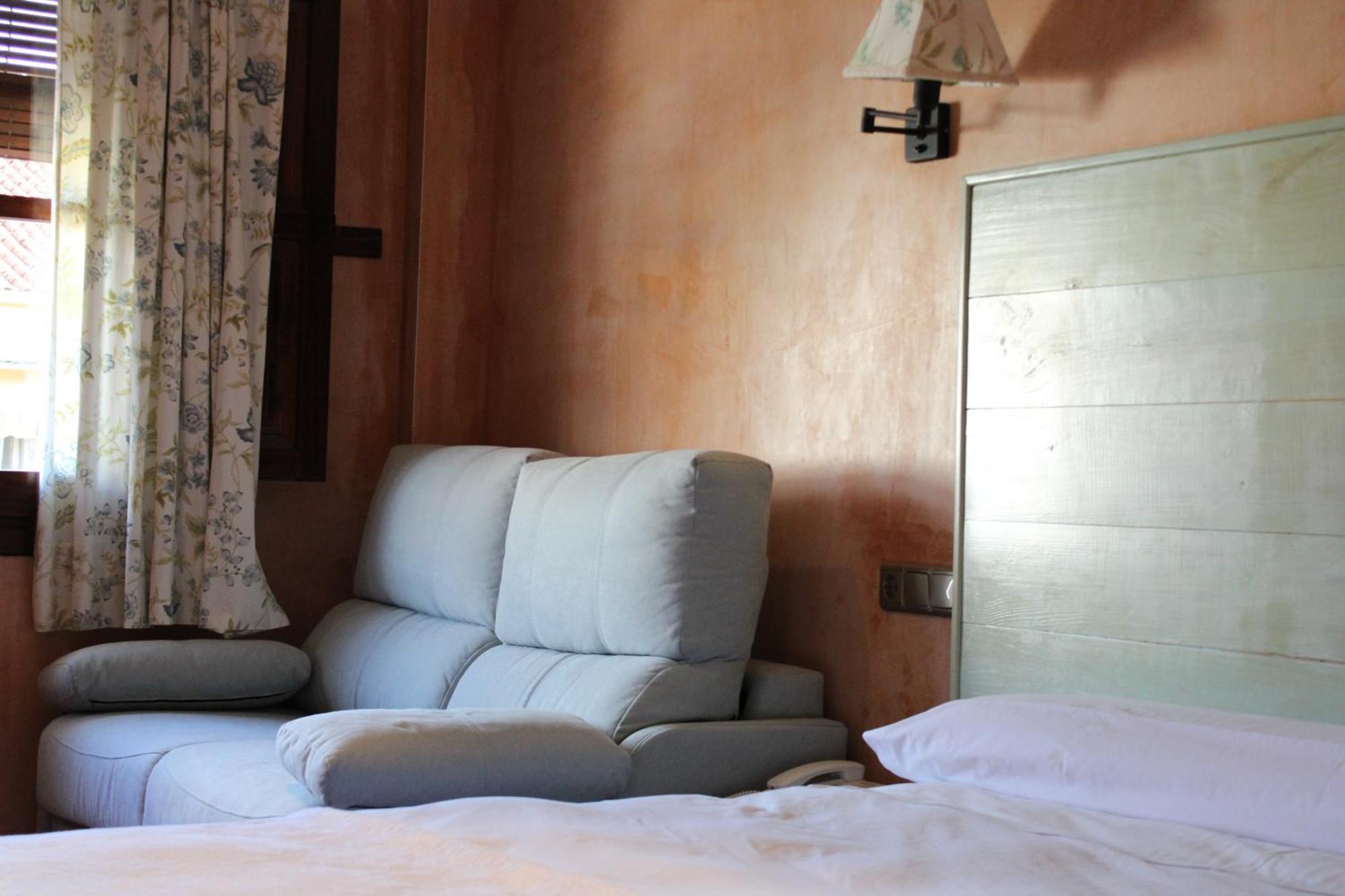 Hotel Rural Carlos I Garganta la Olla Luaran gambar