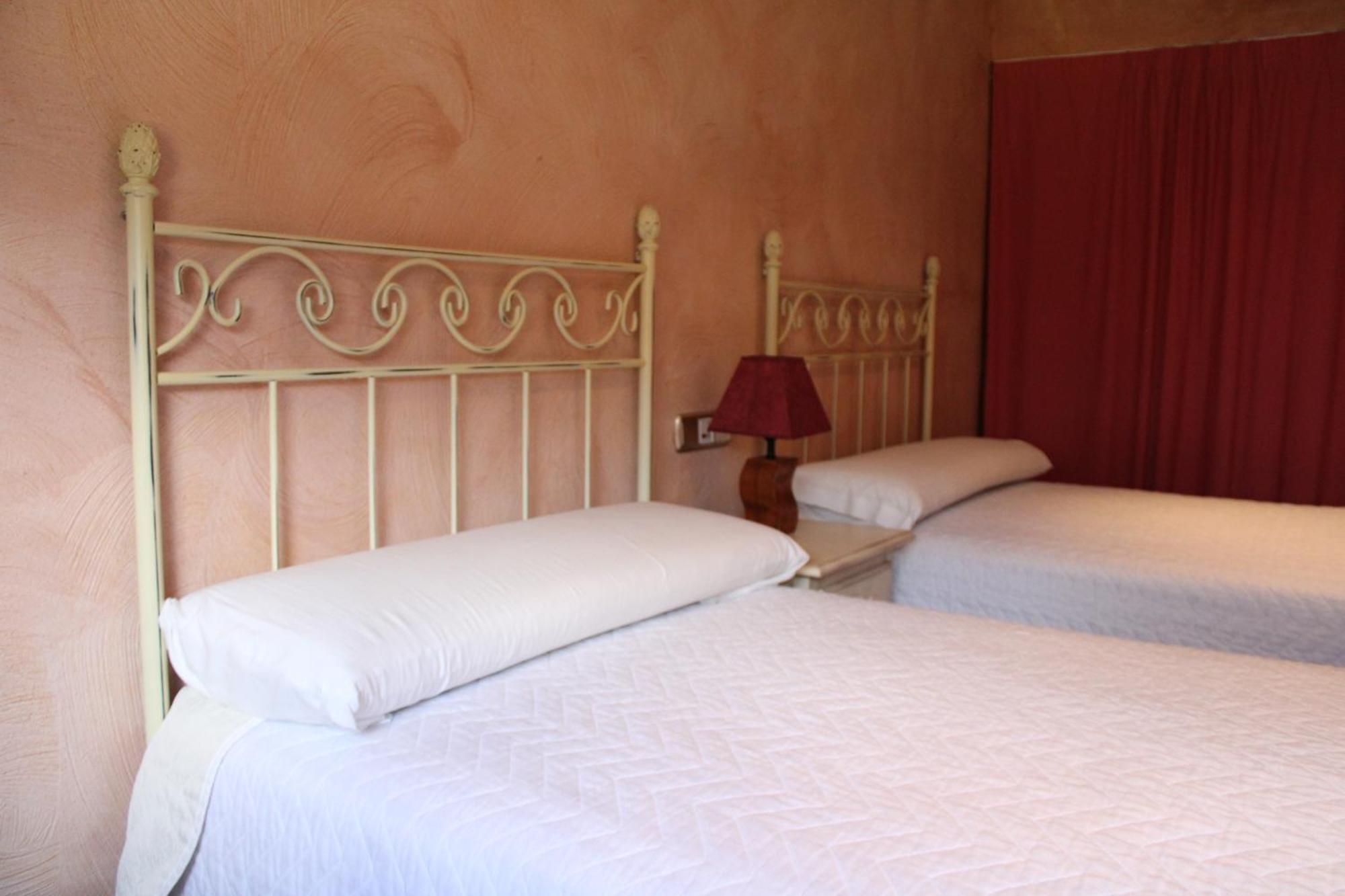 Hotel Rural Carlos I Garganta la Olla Luaran gambar