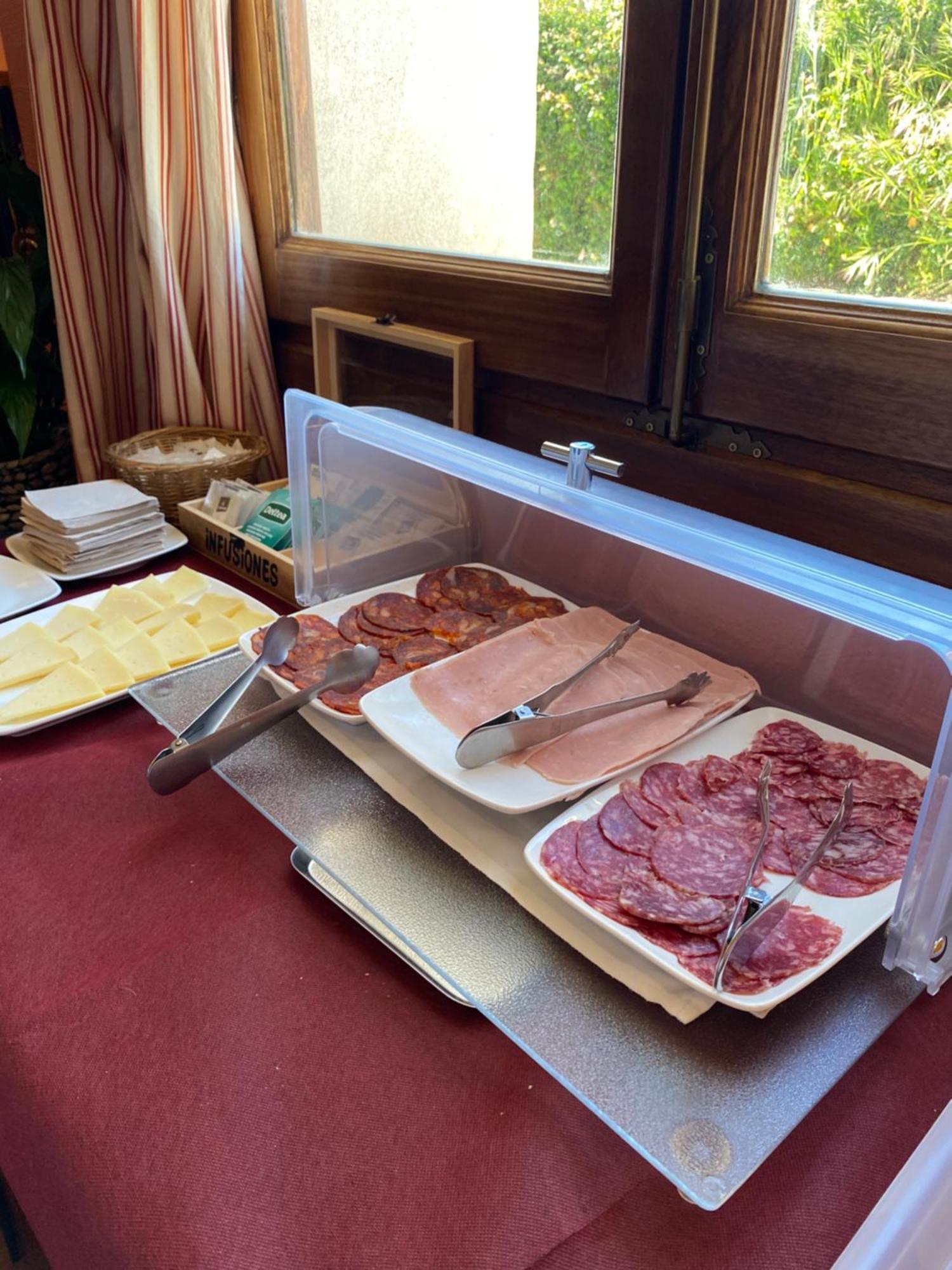 Hotel Rural Carlos I Garganta la Olla Luaran gambar