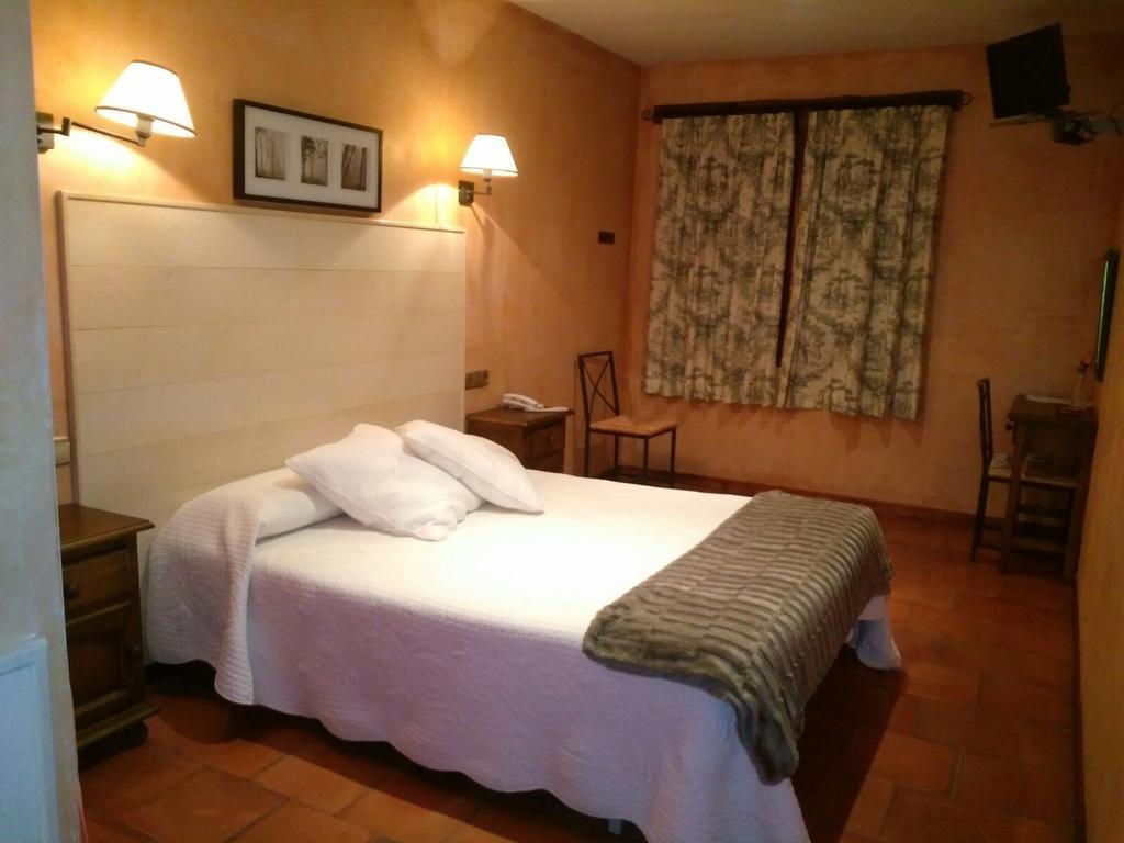Hotel Rural Carlos I Garganta la Olla Luaran gambar