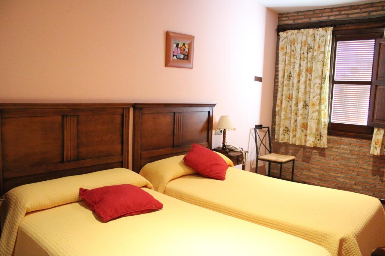 Hotel Rural Carlos I Garganta la Olla Luaran gambar